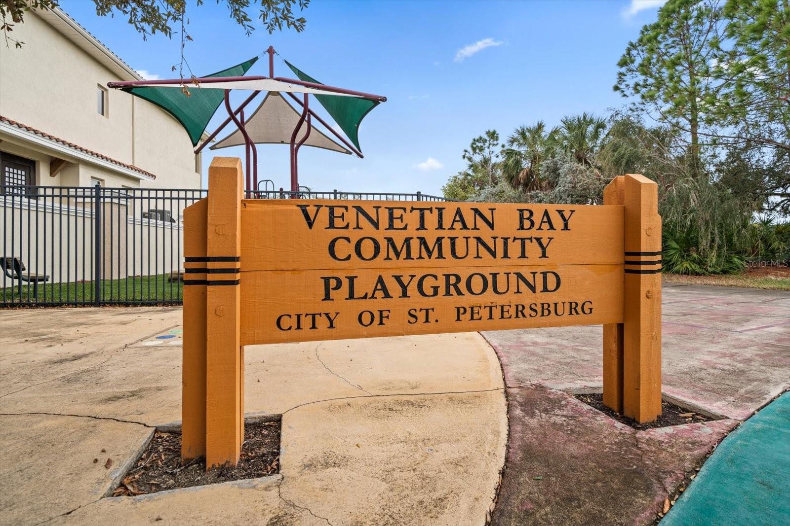 1009 BELLA VISTA DR NE, ST PETERSBURG, FL, 33702