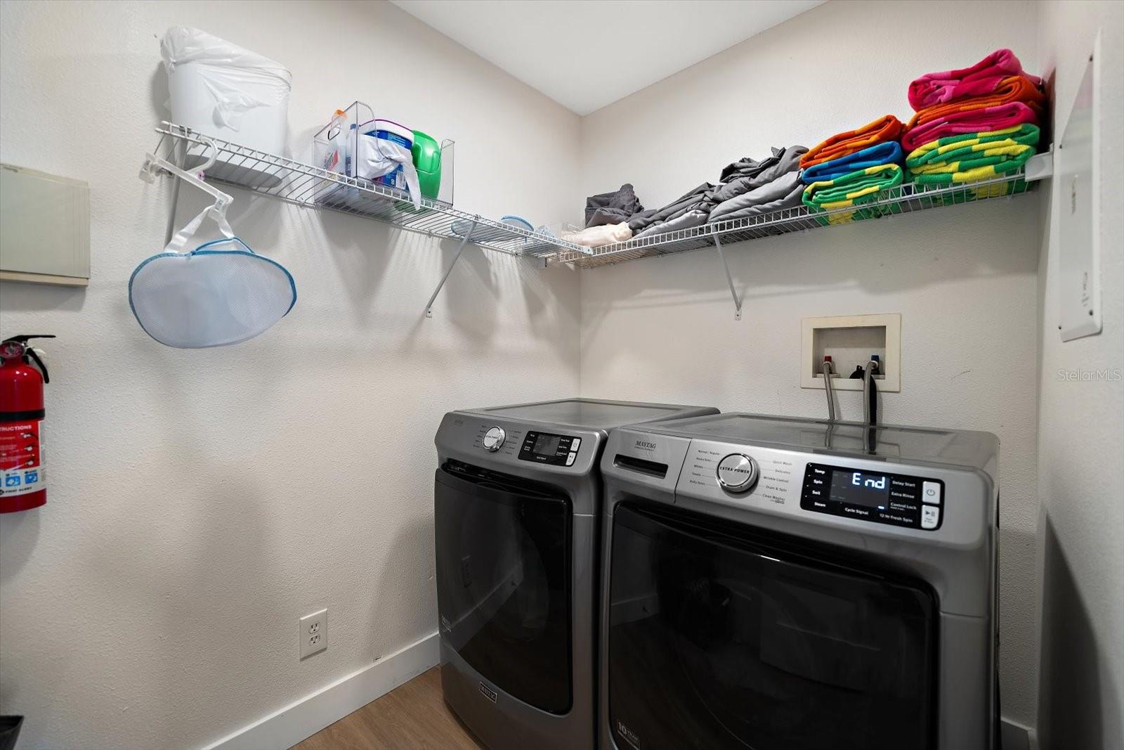 1009 BELLA VISTA DR NE, ST PETERSBURG, FL, 33702