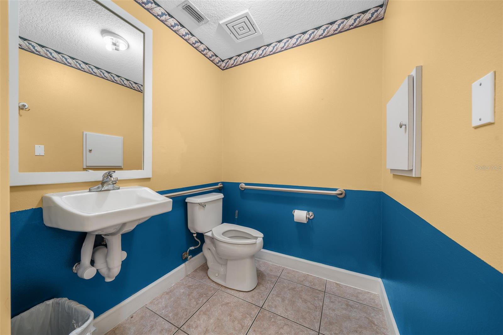 5925 SE ABSHIER BLVD, BELLEVIEW, FL, 34420