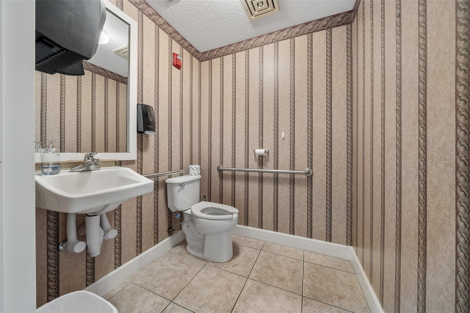 5925 SE ABSHIER BLVD, BELLEVIEW, FL, 34420