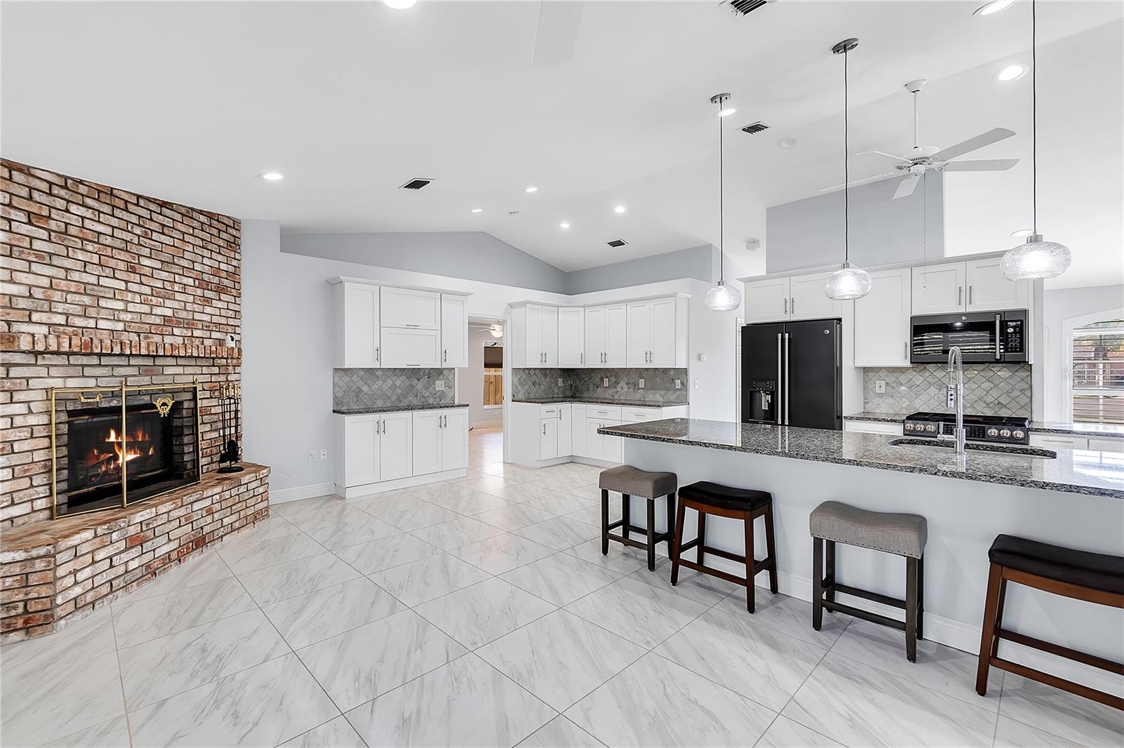 911 WEE BURN PL, SARASOTA, FL, 34243