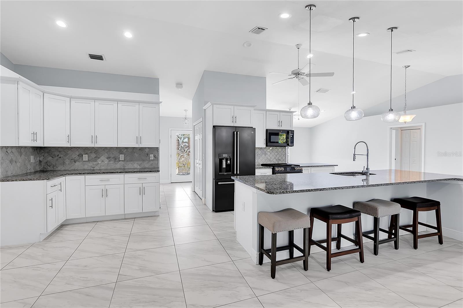 911 WEE BURN PL, SARASOTA, FL, 34243