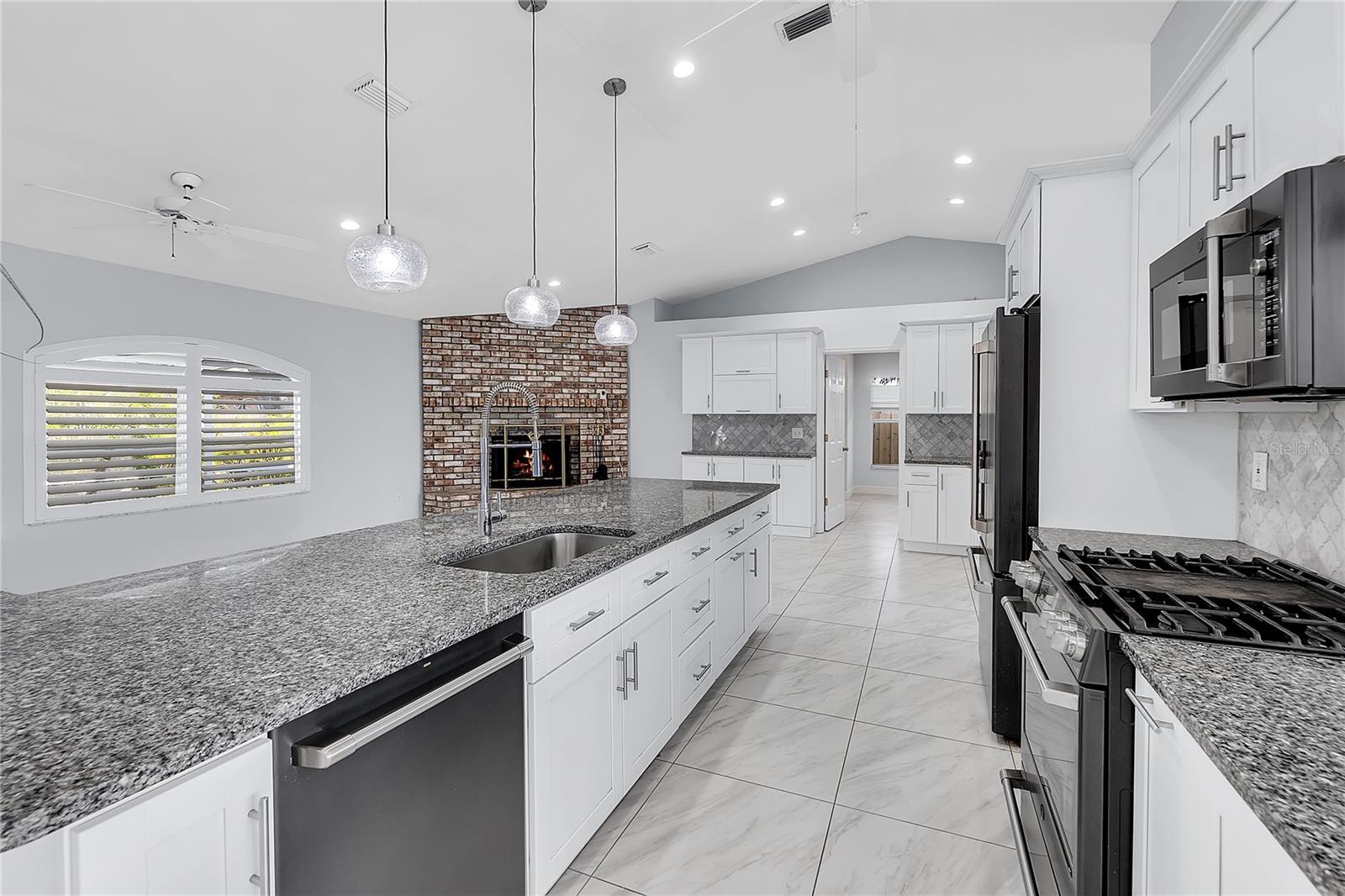 911 WEE BURN PL, SARASOTA, FL, 34243