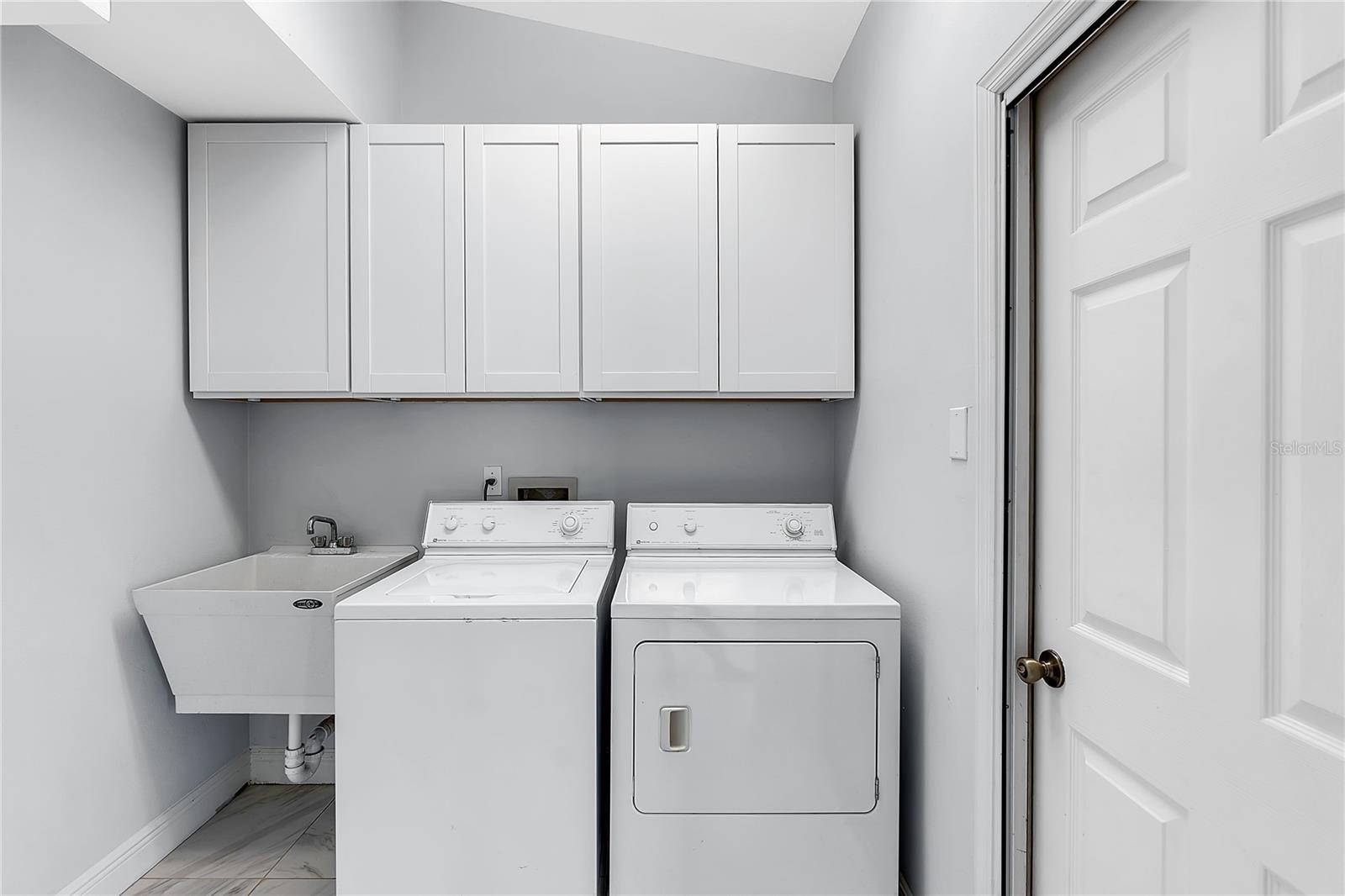 911 WEE BURN PL, SARASOTA, FL, 34243
