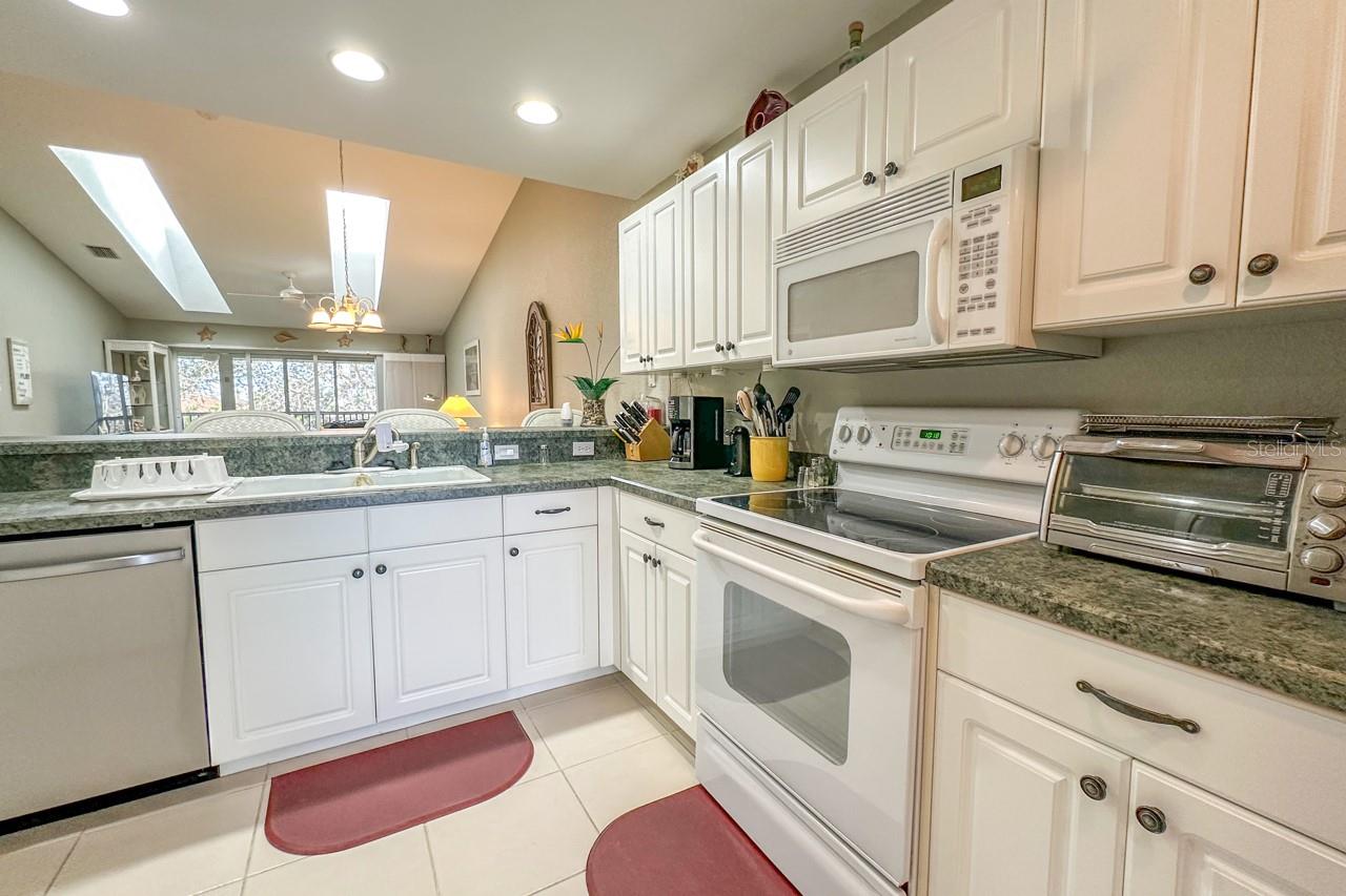 9550 FIDDLERS GREEN CIR #207, ROTONDA WEST, FL, 33947