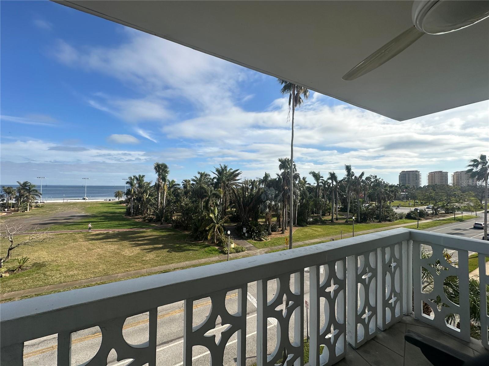 1100 N SHORE DR NE #403, ST PETERSBURG, FL, 33701