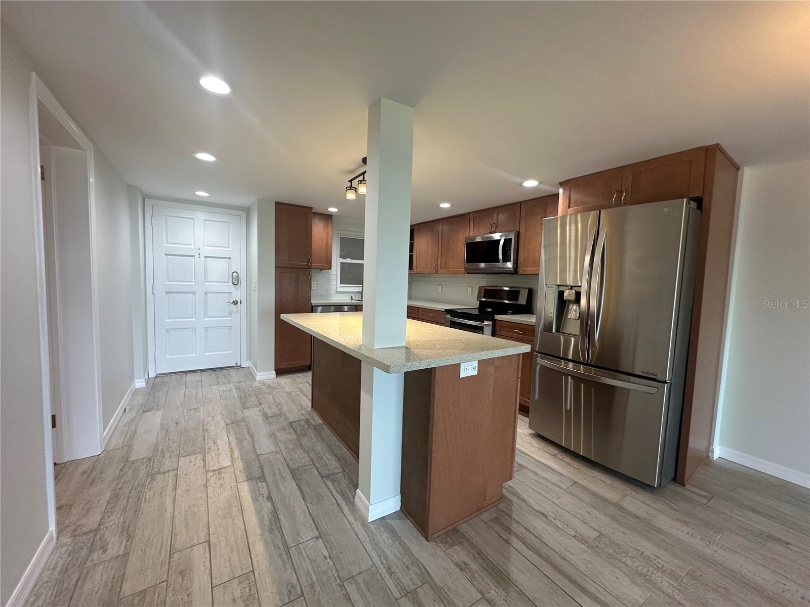 1100 N SHORE DR NE #403, ST PETERSBURG, FL, 33701