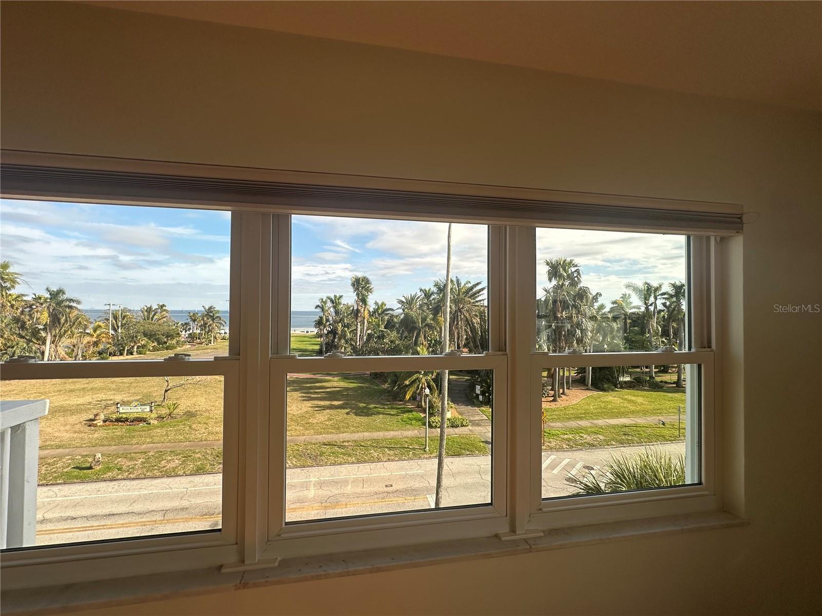 1100 N SHORE DR NE #403, ST PETERSBURG, FL, 33701