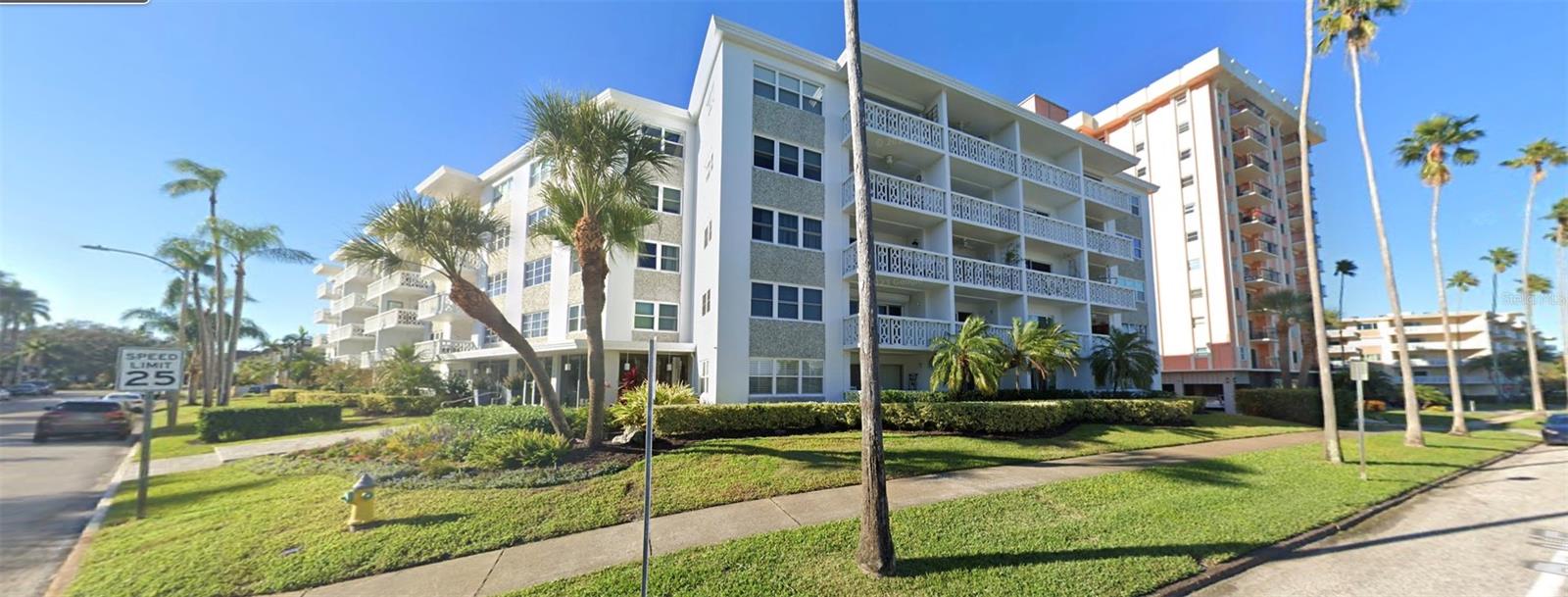 1100 N SHORE DR NE #403, ST PETERSBURG, FL, 33701