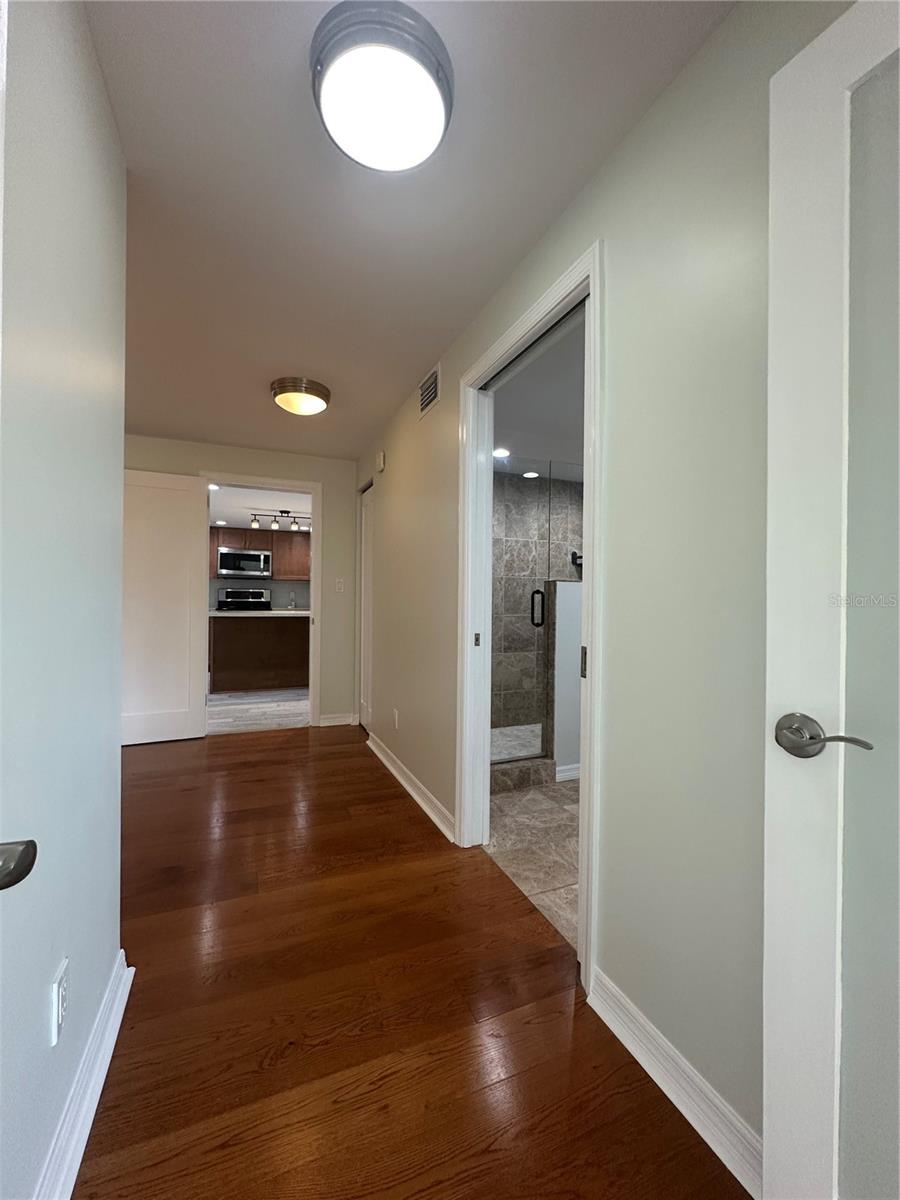 1100 N SHORE DR NE #403, ST PETERSBURG, FL, 33701