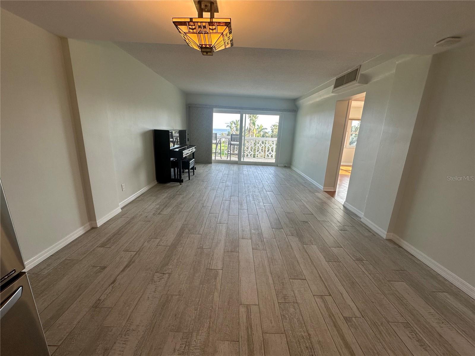 1100 N SHORE DR NE #403, ST PETERSBURG, FL, 33701