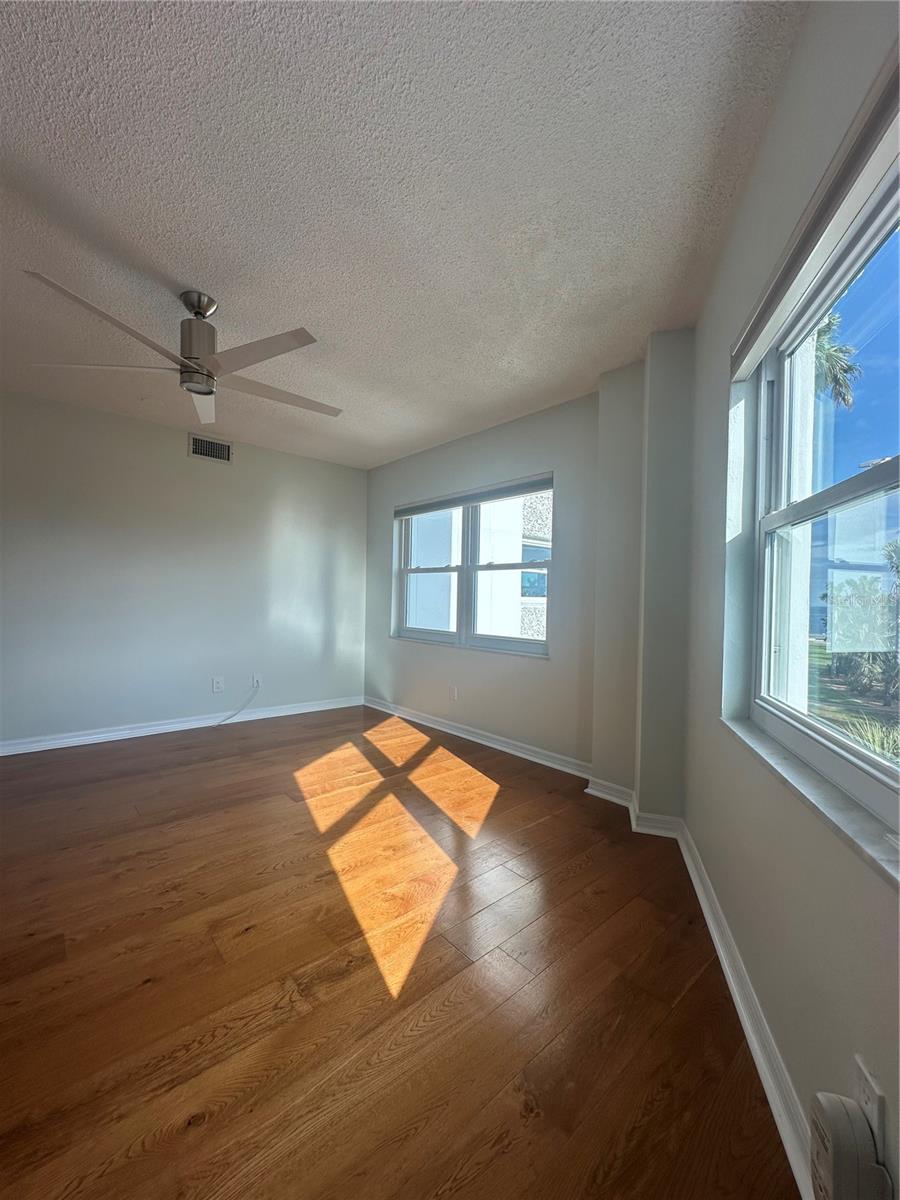 1100 N SHORE DR NE #403, ST PETERSBURG, FL, 33701