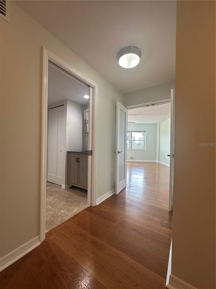 1100 N SHORE DR NE #403, ST PETERSBURG, FL, 33701