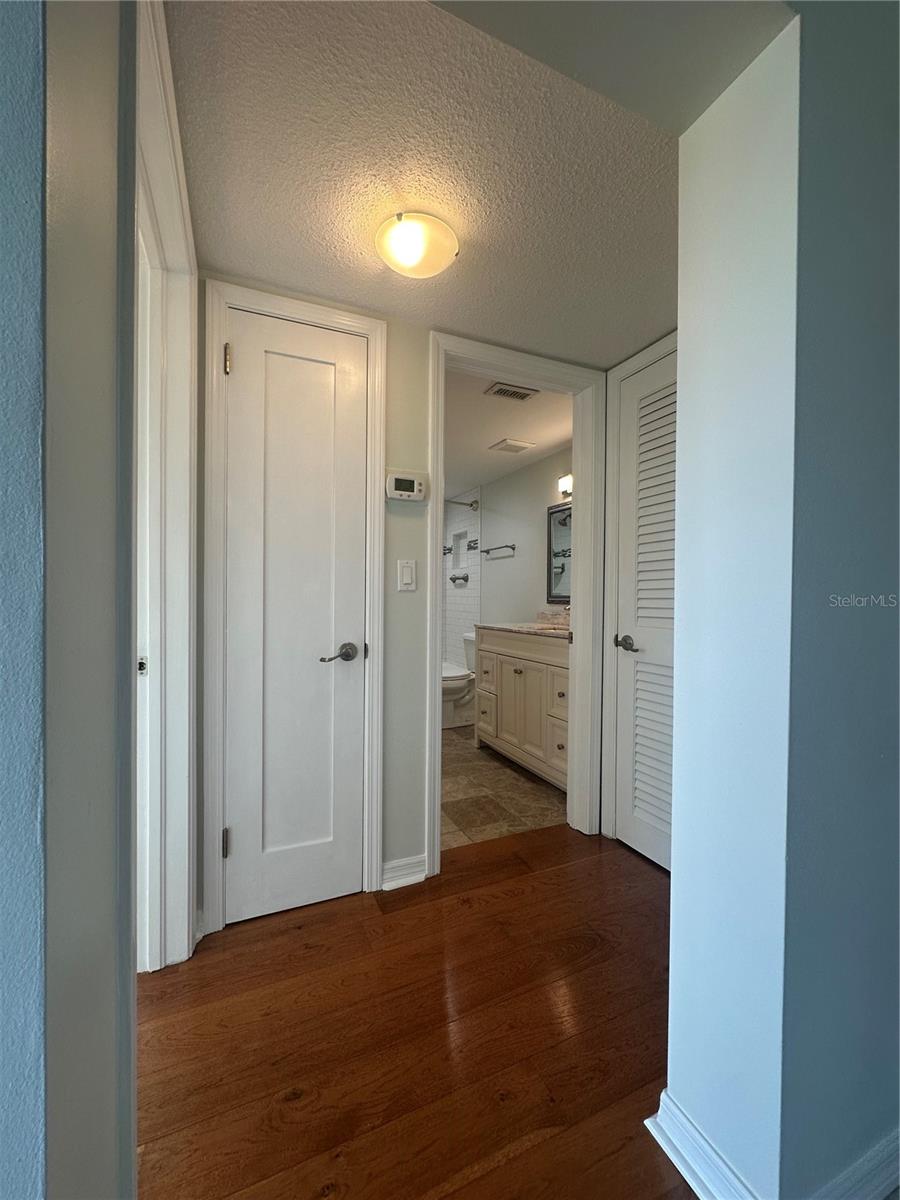 1100 N SHORE DR NE #403, ST PETERSBURG, FL, 33701