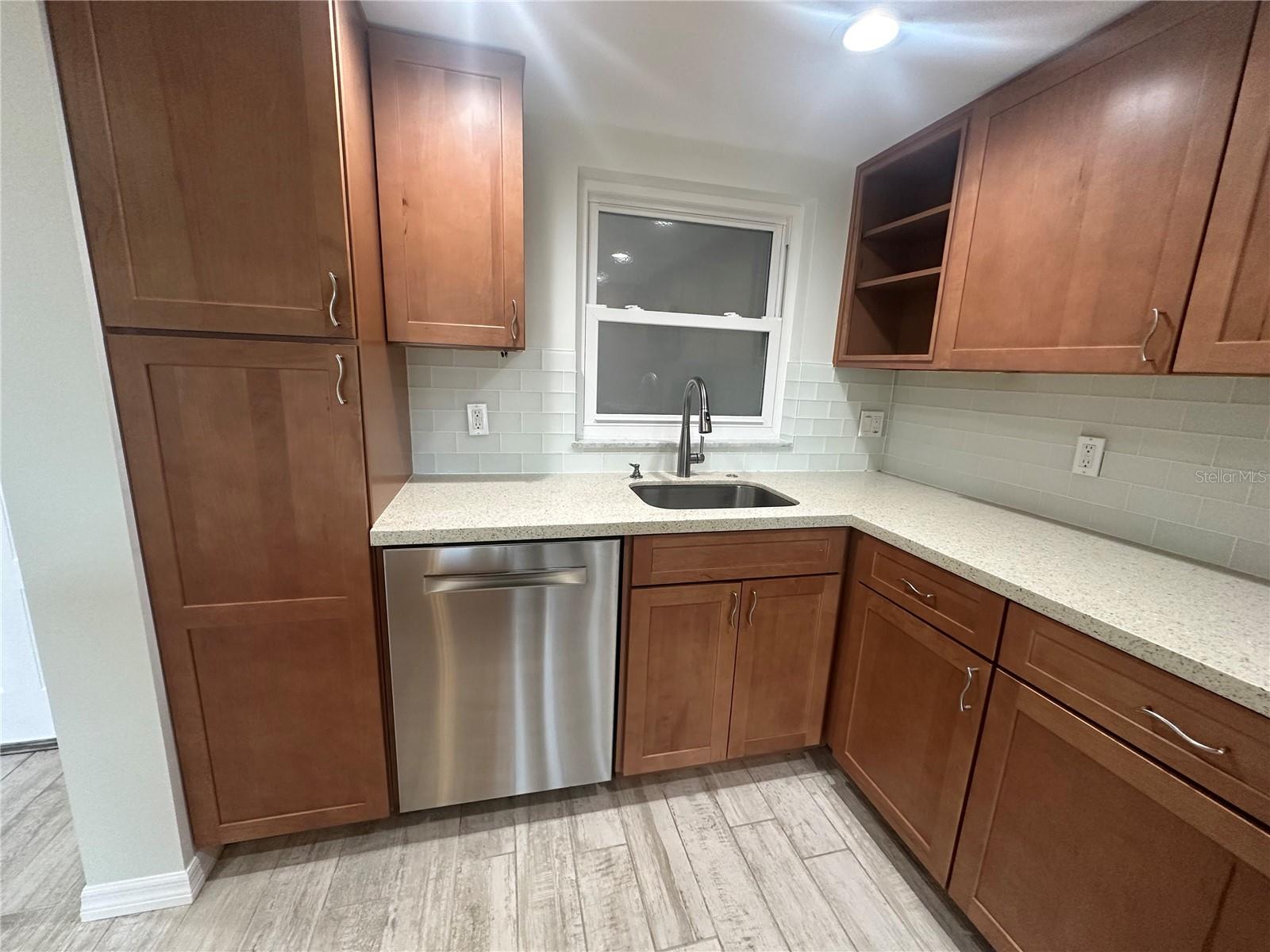 1100 N SHORE DR NE #403, ST PETERSBURG, FL, 33701