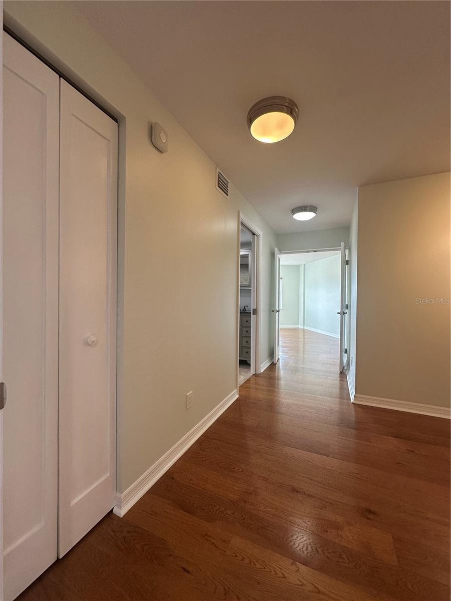 1100 N SHORE DR NE #403, ST PETERSBURG, FL, 33701