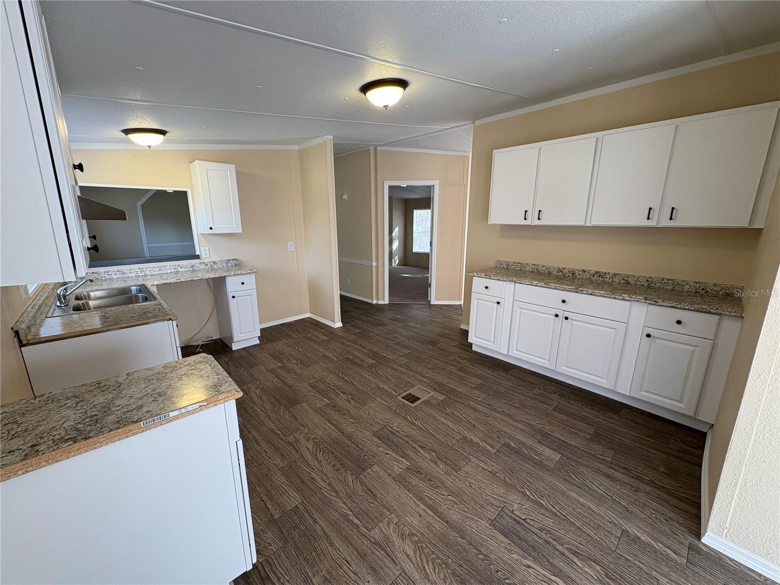 8715 PINE TREE DR, LAKELAND, FL, 33809