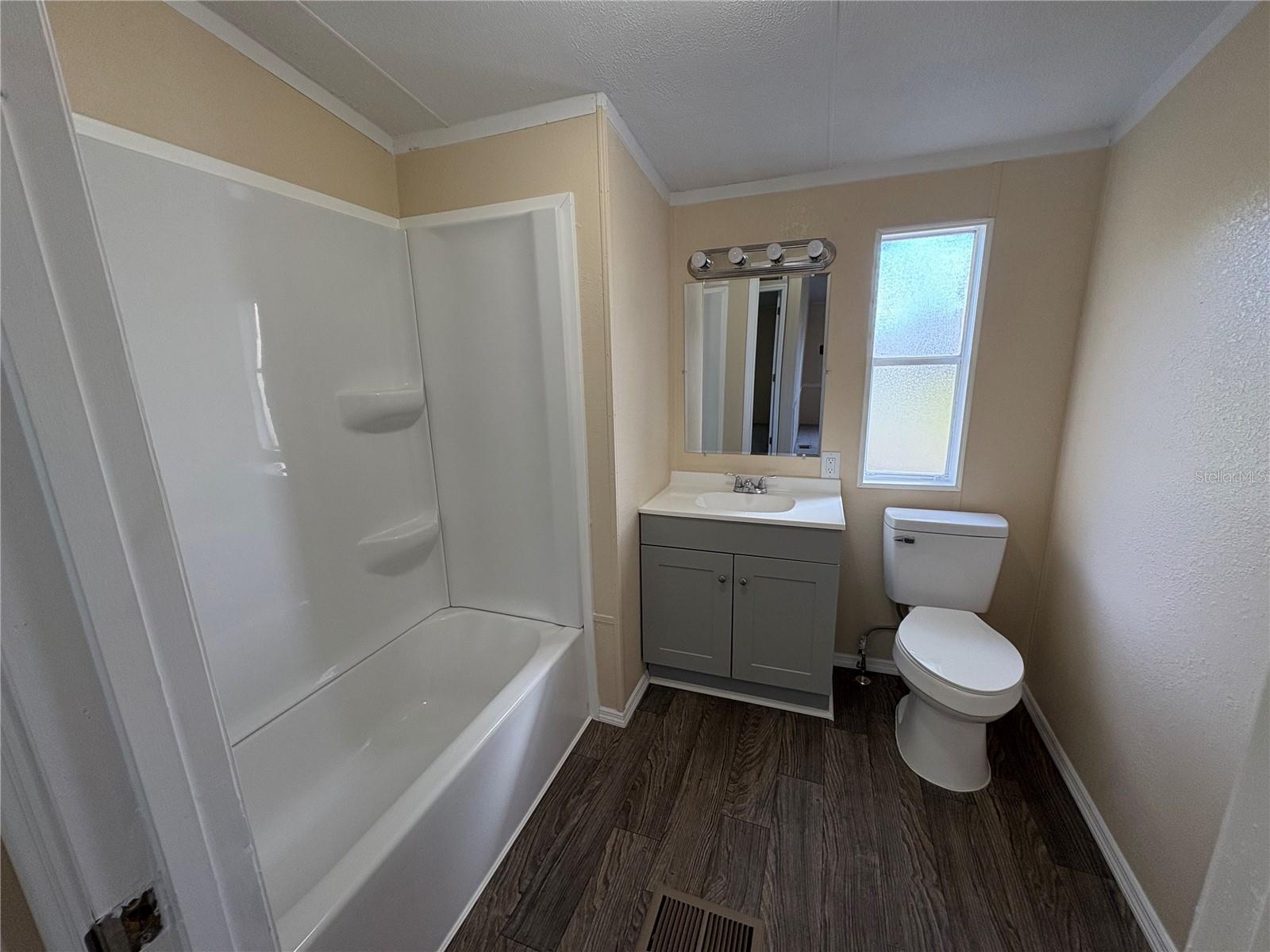 8715 PINE TREE DR, LAKELAND, FL, 33809