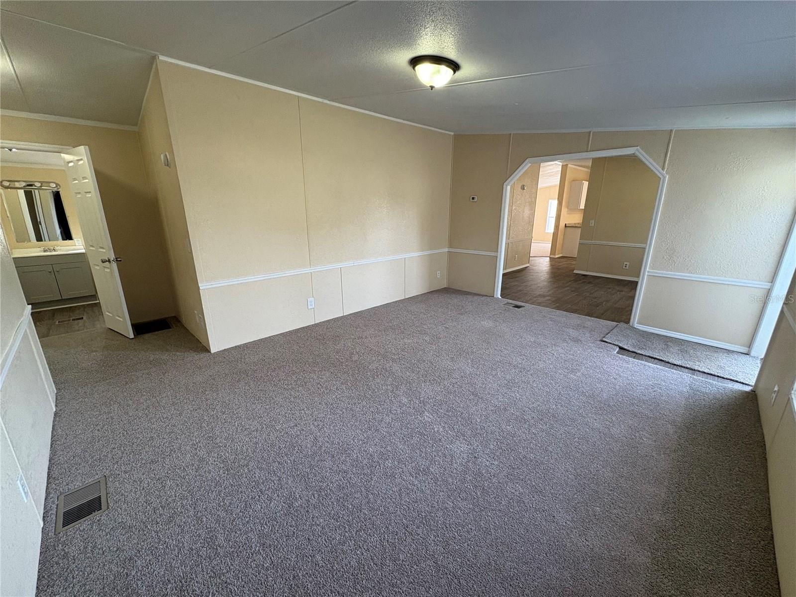 8715 PINE TREE DR, LAKELAND, FL, 33809