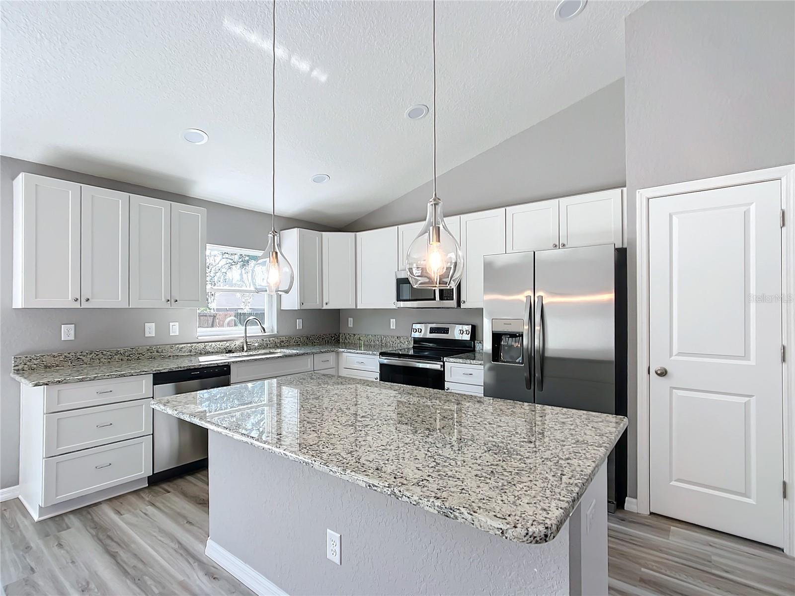 201 LOCUST RD, OCALA, FL, 34472
