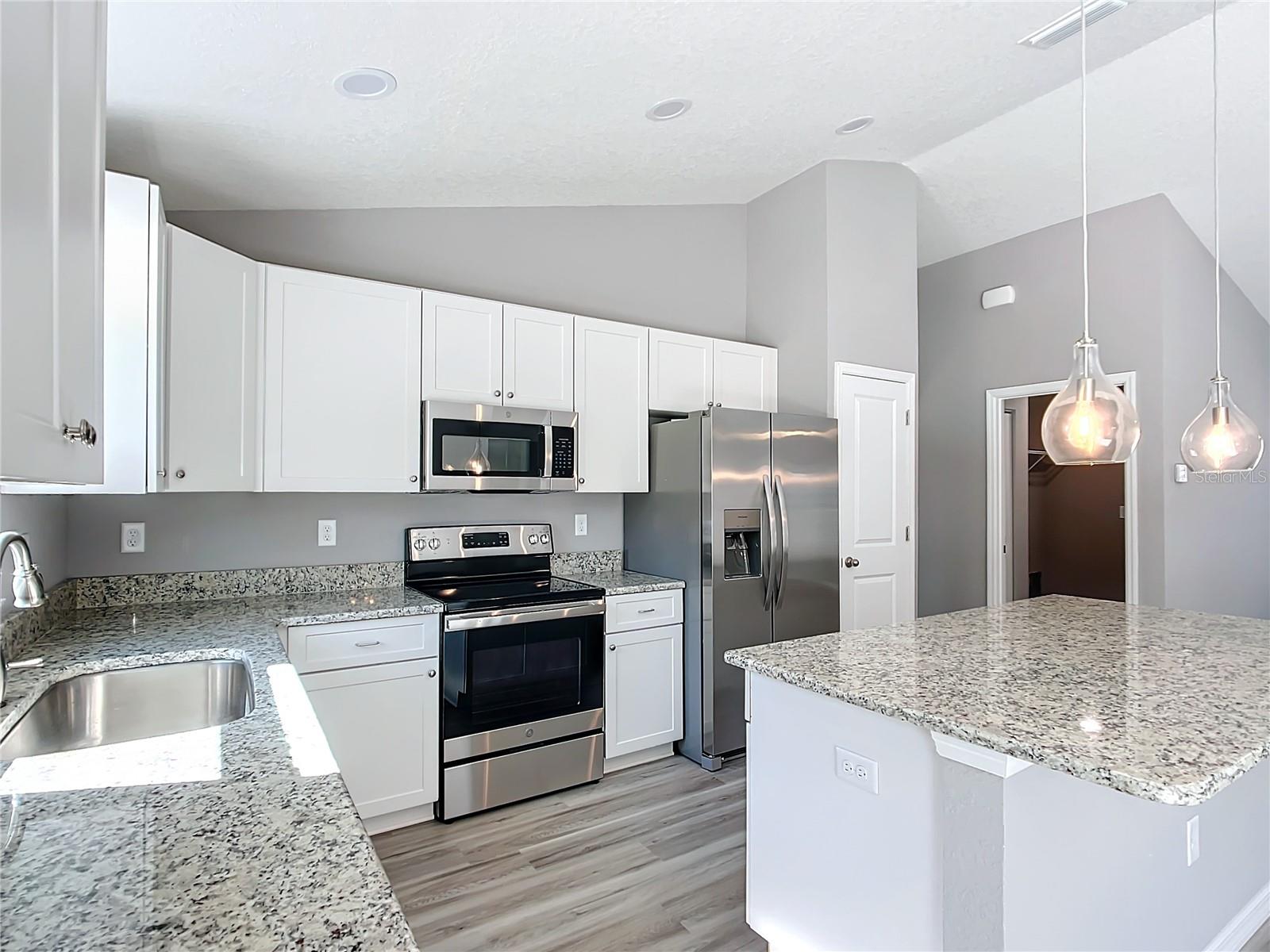 201 LOCUST RD, OCALA, FL, 34472