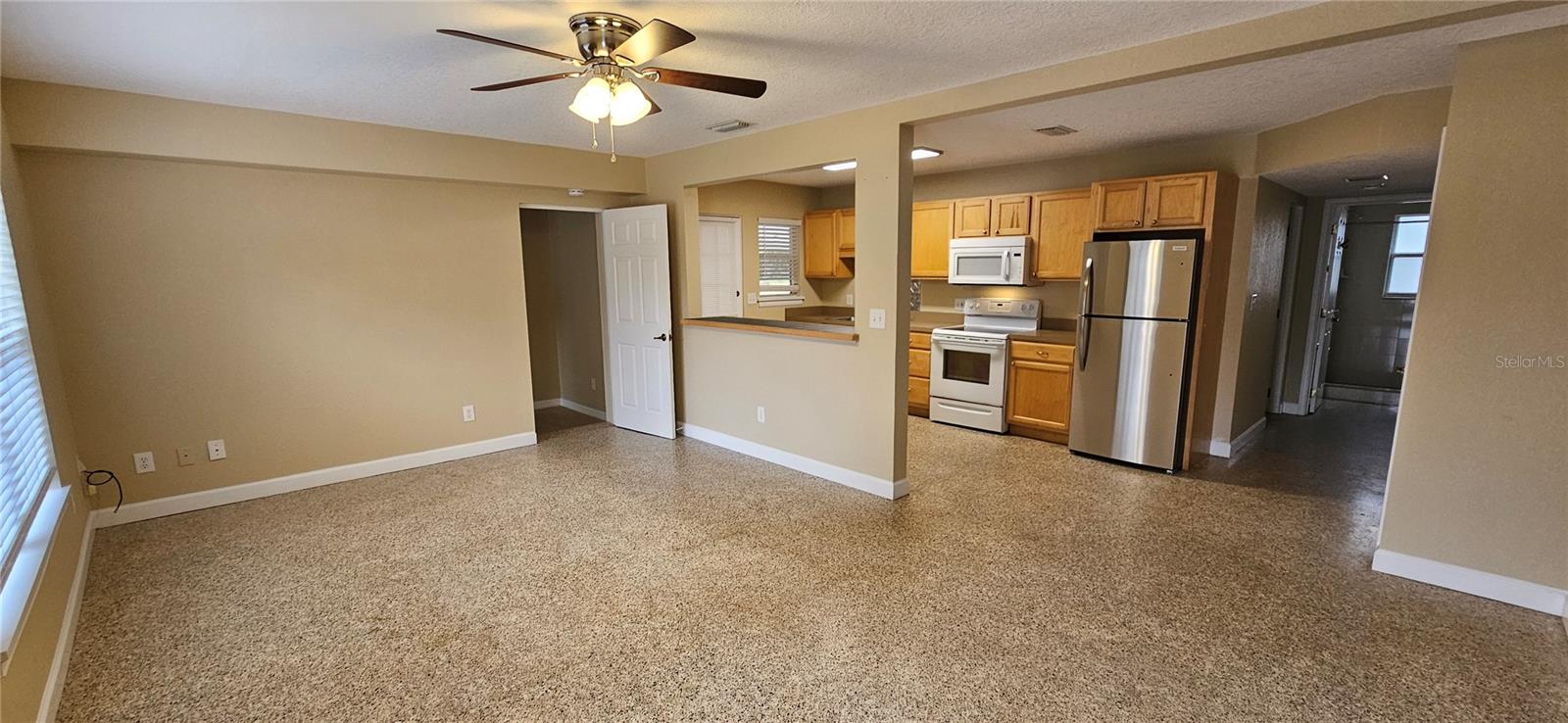 207 GRASSY LAKE RD #A, MINNEOLA, FL, 34715