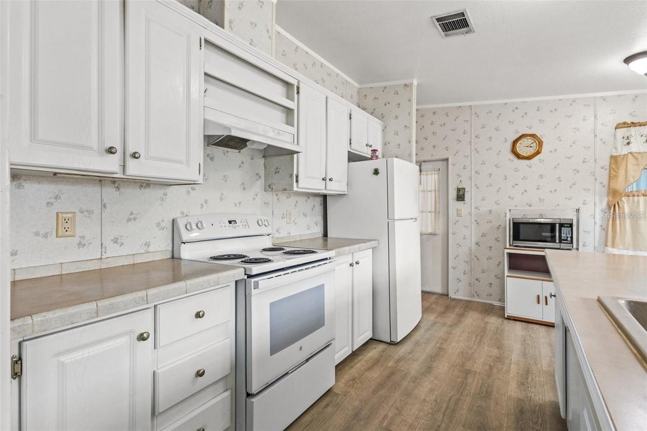 3105 BEAVER CREEK DR, WESLEY CHAPEL, FL, 33543