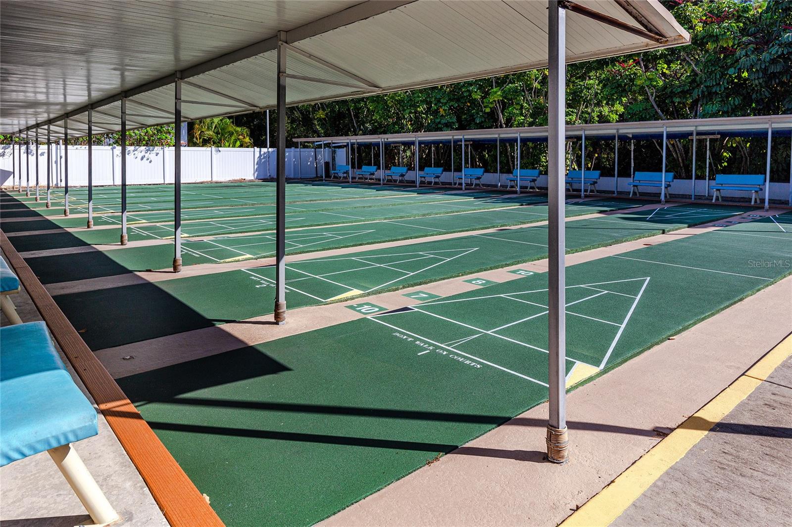 8186 TERRACE GARDEN DR N #609, ST PETERSBURG, FL, 33709