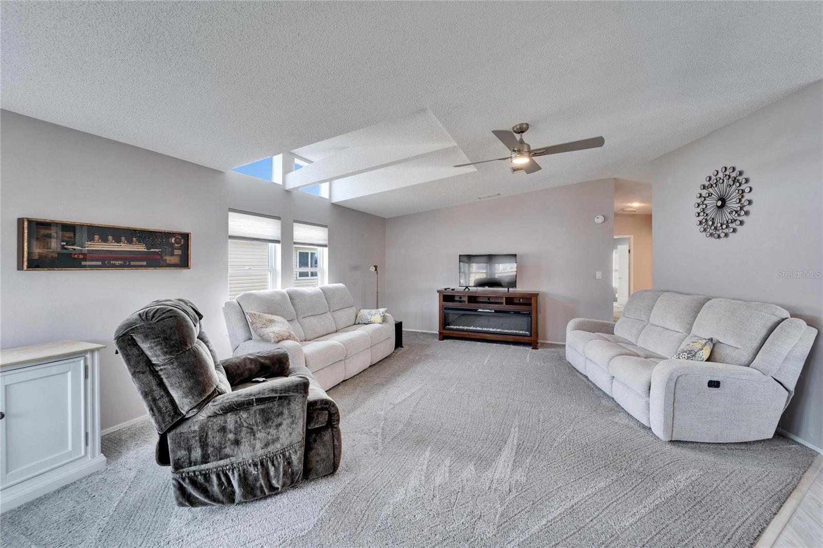 37622 NEW HORIZONS BLVD, ZEPHYRHILLS, FL, 33541