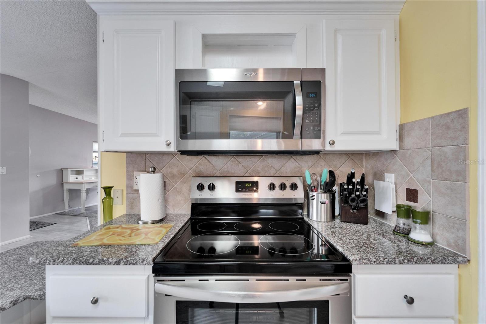 37622 NEW HORIZONS BLVD, ZEPHYRHILLS, FL, 33541
