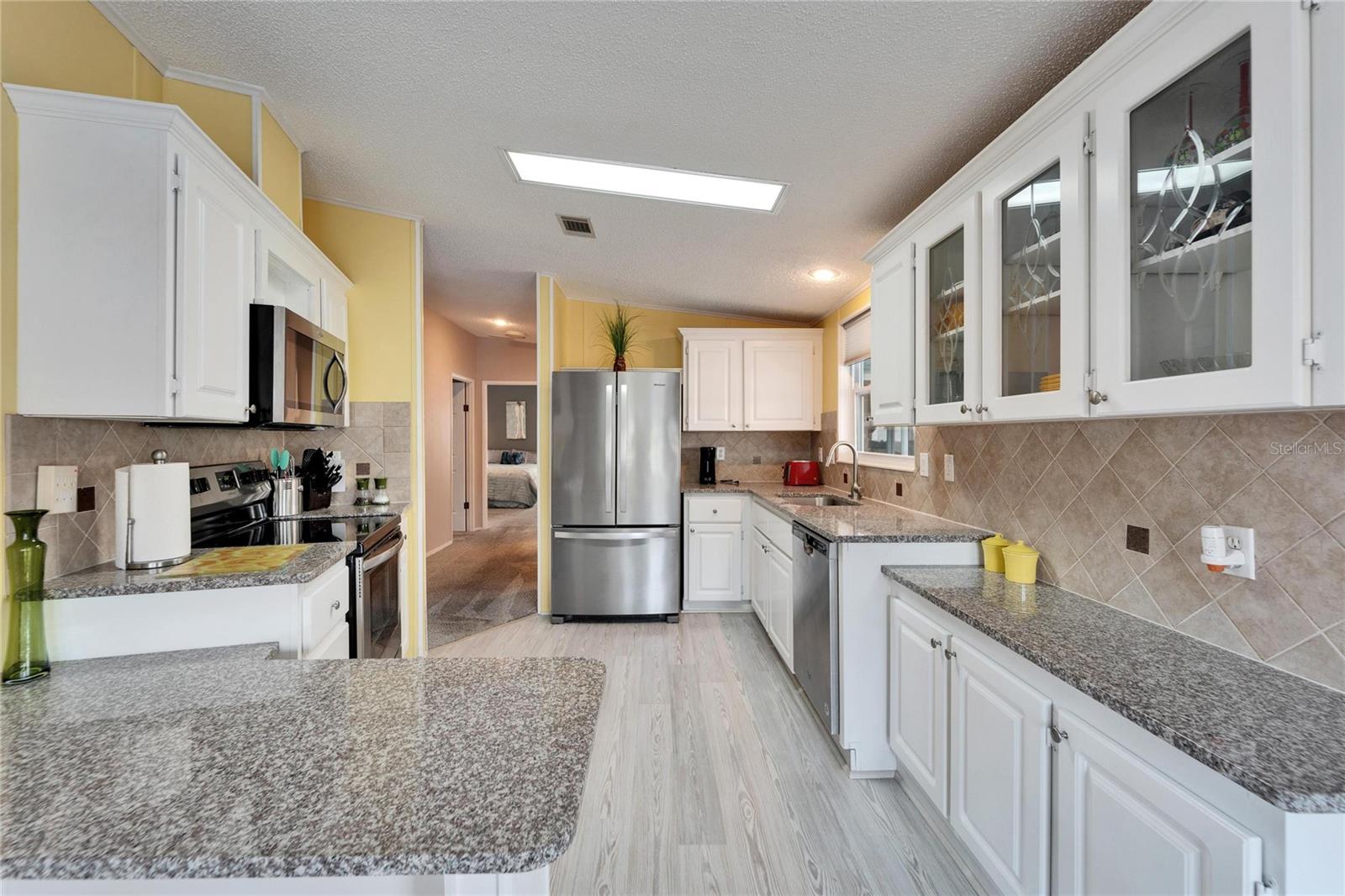 37622 NEW HORIZONS BLVD, ZEPHYRHILLS, FL, 33541