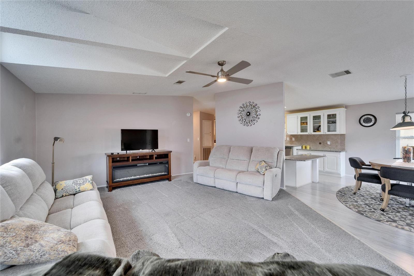37622 NEW HORIZONS BLVD, ZEPHYRHILLS, FL, 33541
