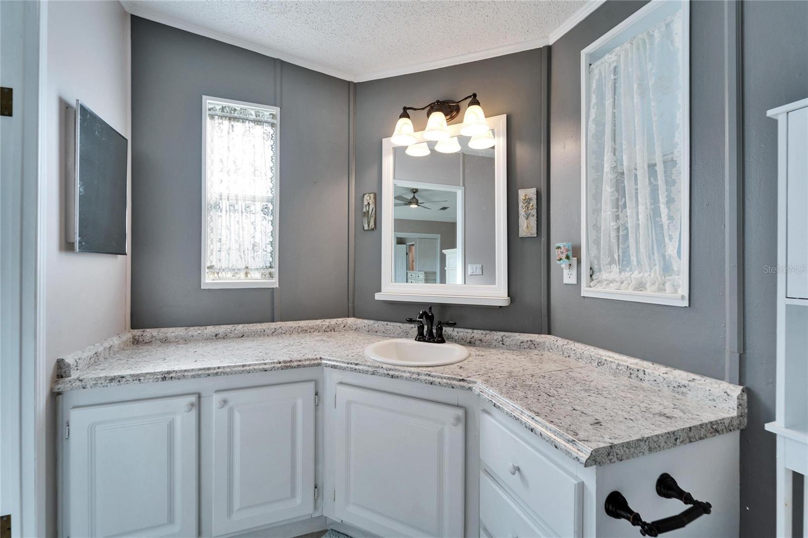 37622 NEW HORIZONS BLVD, ZEPHYRHILLS, FL, 33541