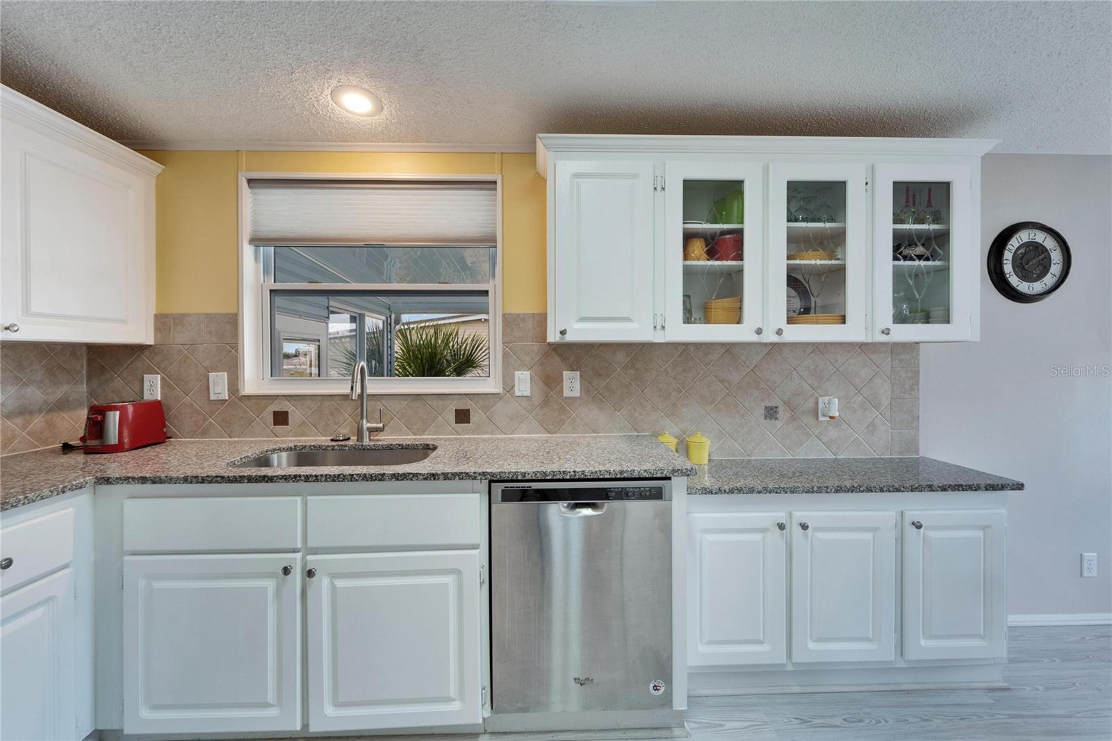 37622 NEW HORIZONS BLVD, ZEPHYRHILLS, FL, 33541
