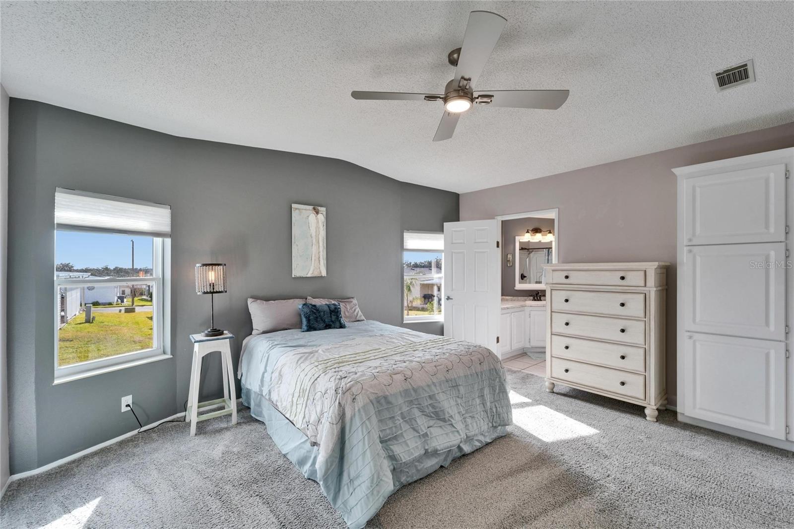 37622 NEW HORIZONS BLVD, ZEPHYRHILLS, FL, 33541