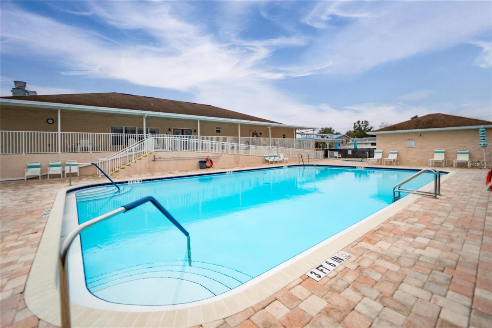 37622 NEW HORIZONS BLVD, ZEPHYRHILLS, FL, 33541