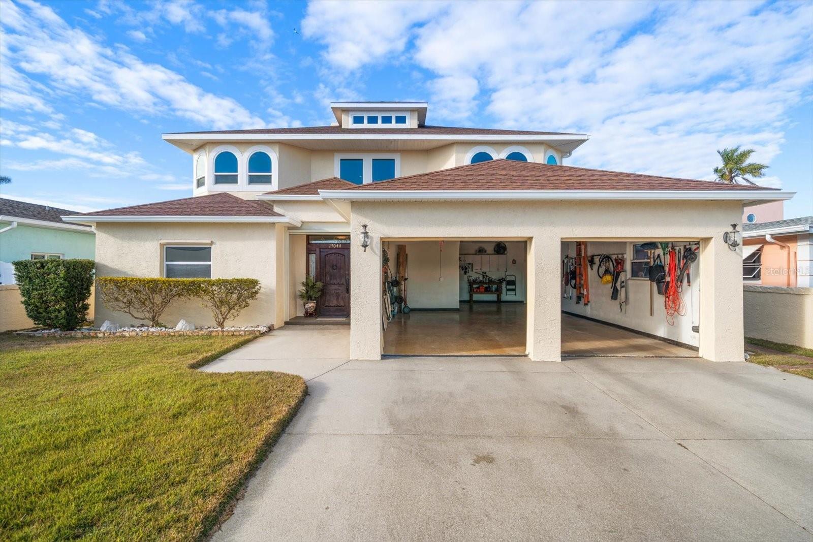 17044 DOLPHIN DR, NORTH REDINGTON BEACH, FL, 33708