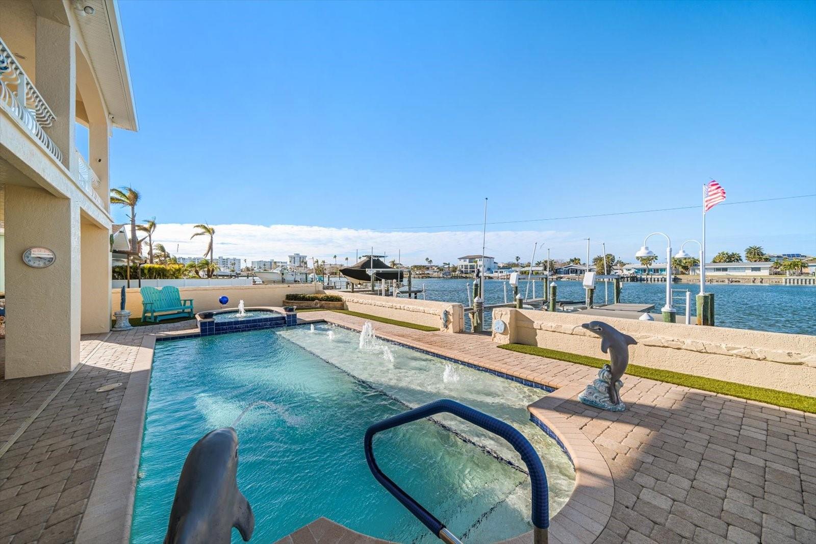 17044 DOLPHIN DR, NORTH REDINGTON BEACH, FL, 33708