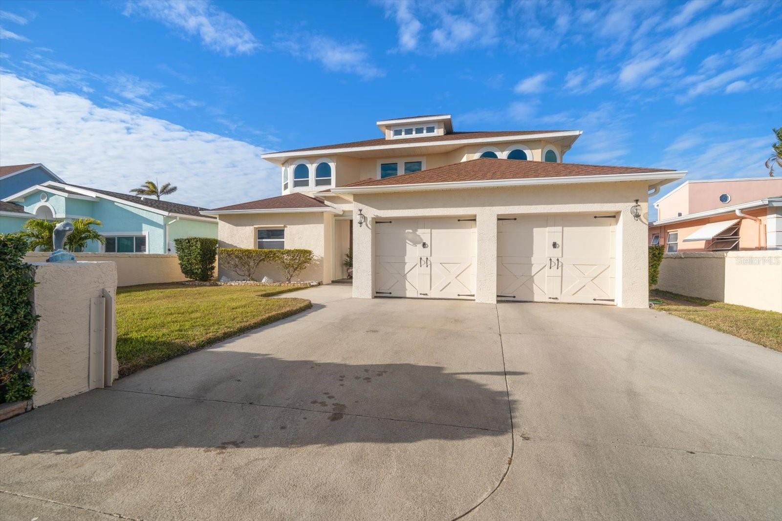 17044 DOLPHIN DR, NORTH REDINGTON BEACH, FL, 33708