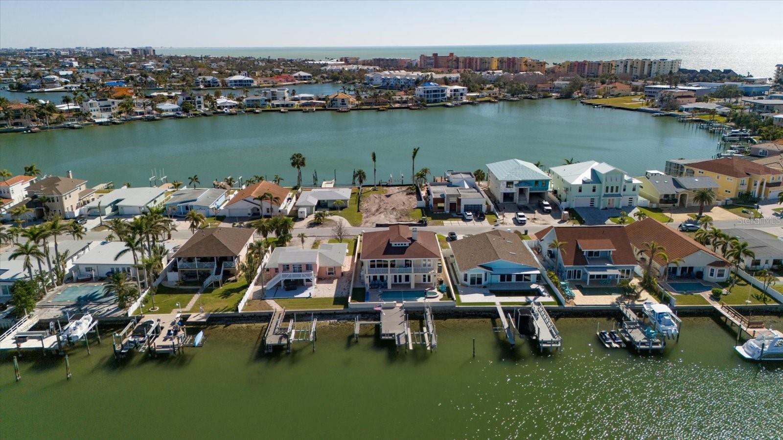 17044 DOLPHIN DR, NORTH REDINGTON BEACH, FL, 33708