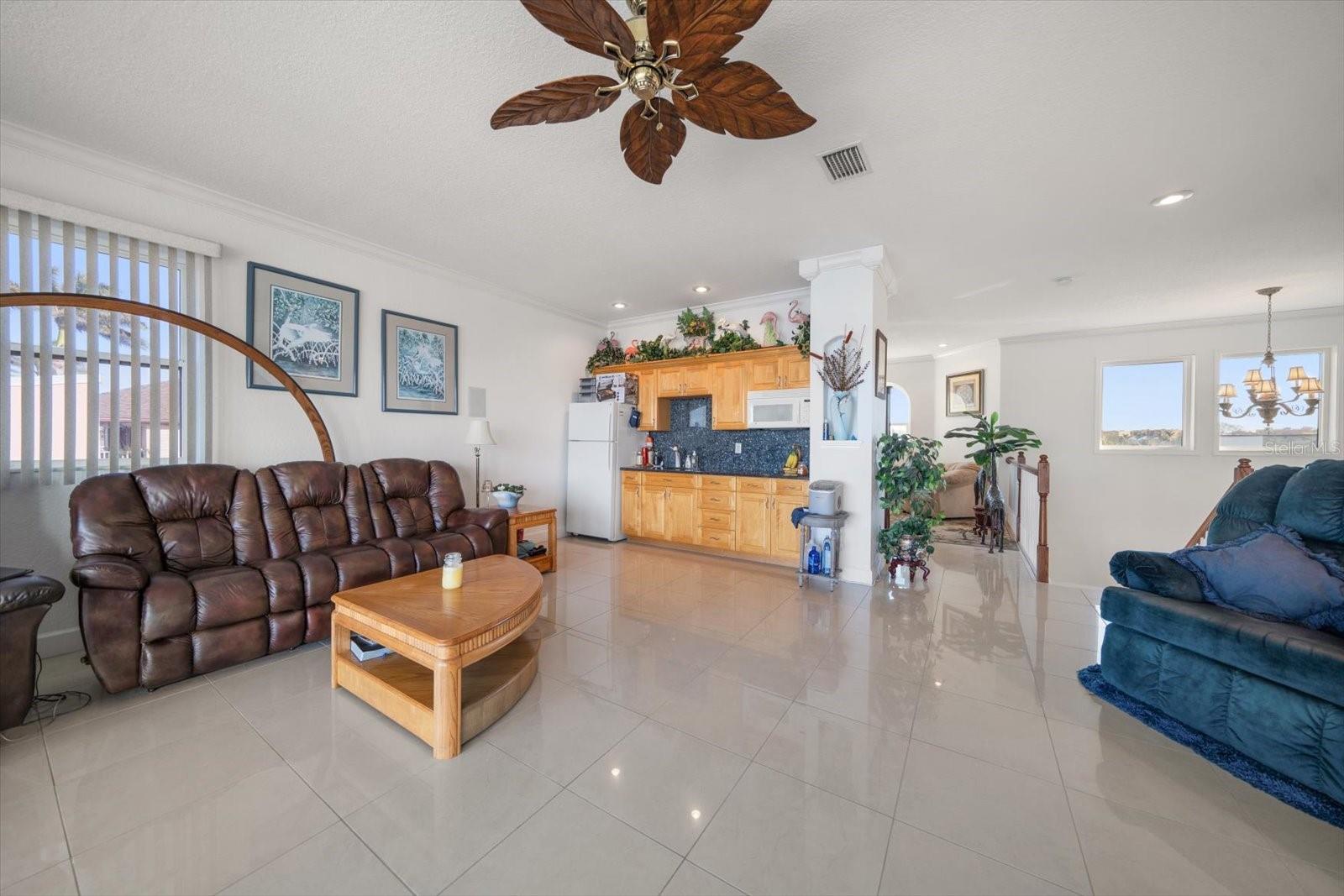 17044 DOLPHIN DR, NORTH REDINGTON BEACH, FL, 33708
