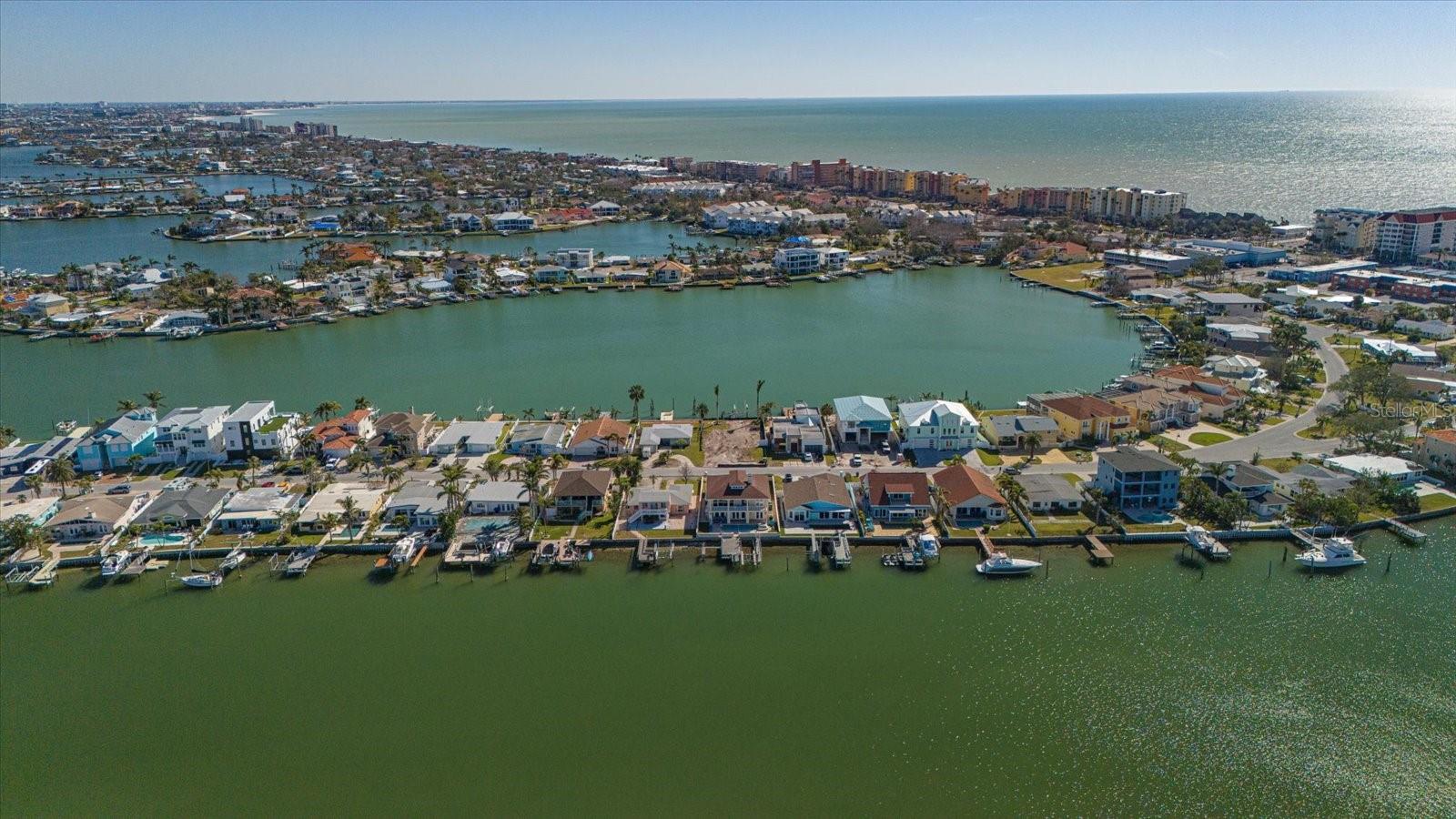 17044 DOLPHIN DR, NORTH REDINGTON BEACH, FL, 33708