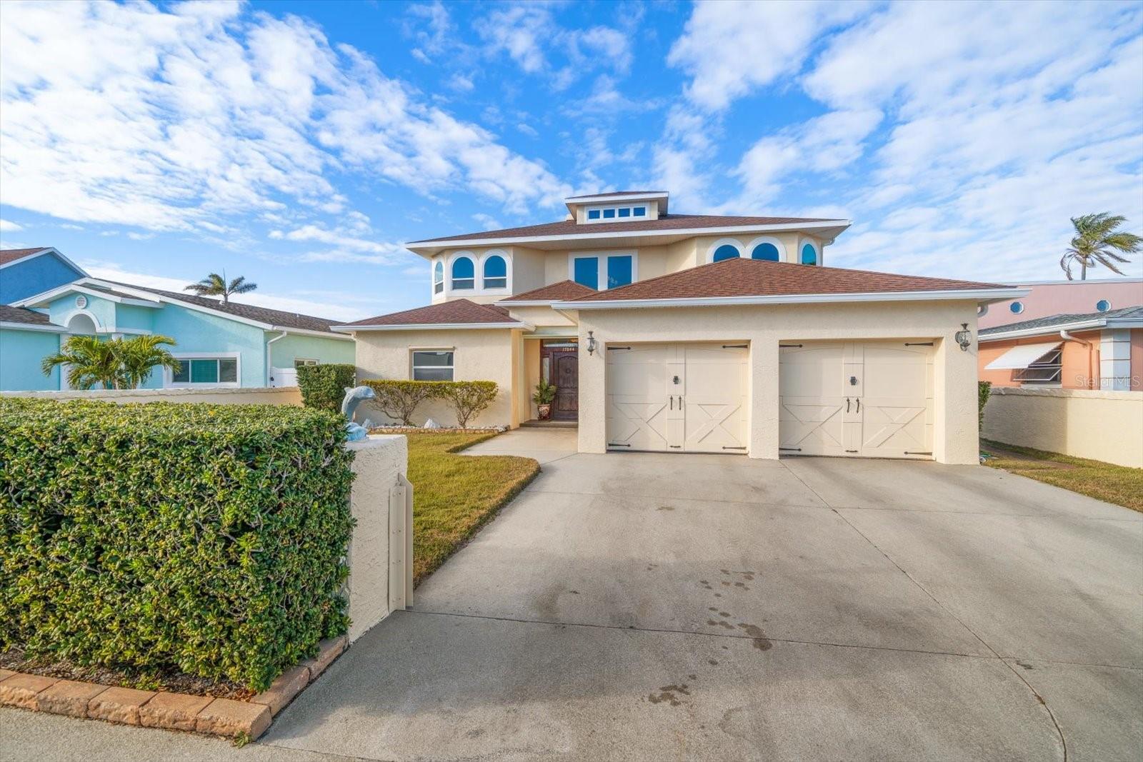 17044 DOLPHIN DR, NORTH REDINGTON BEACH, FL, 33708