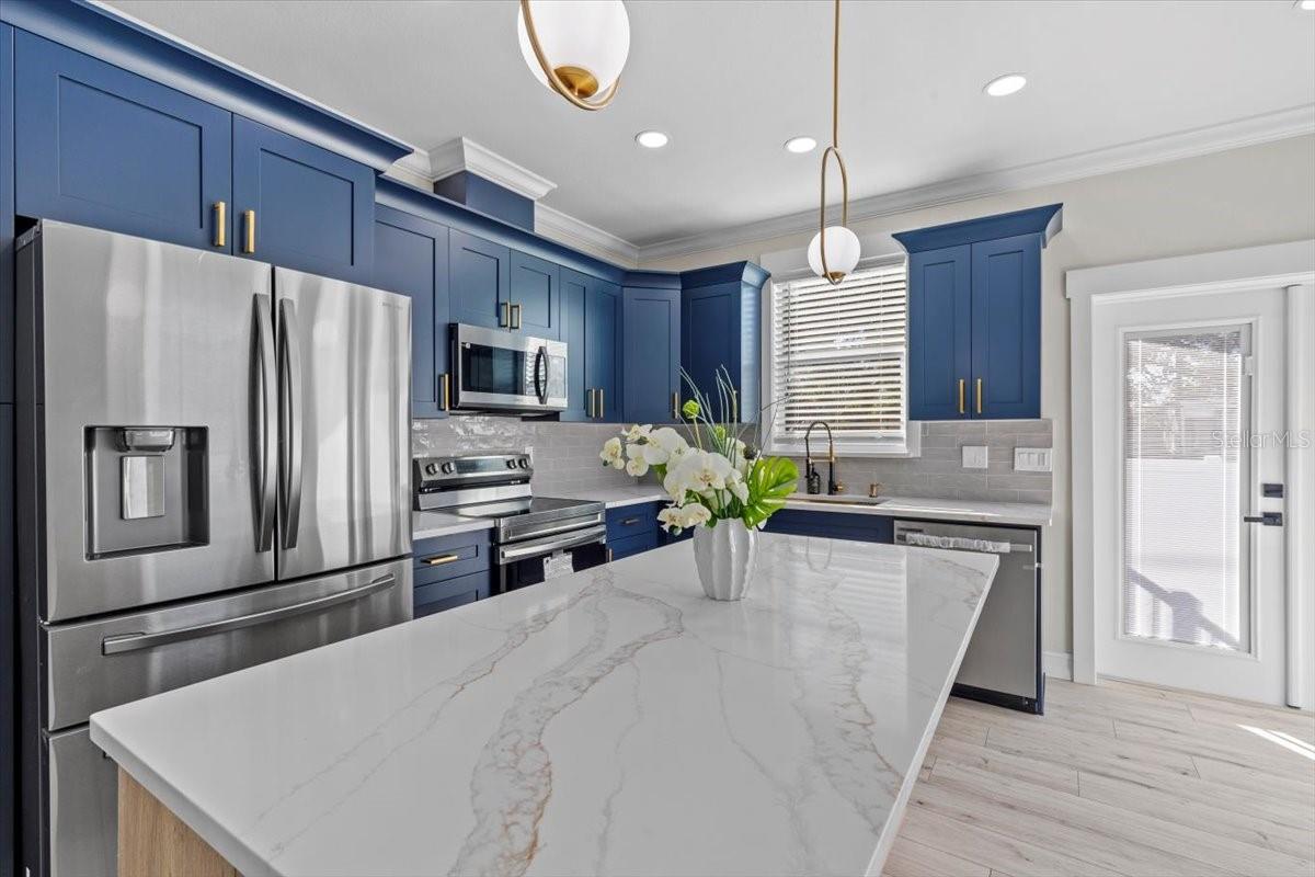 7321 MOUNT VERNON RD, TAMPA, FL, 33625