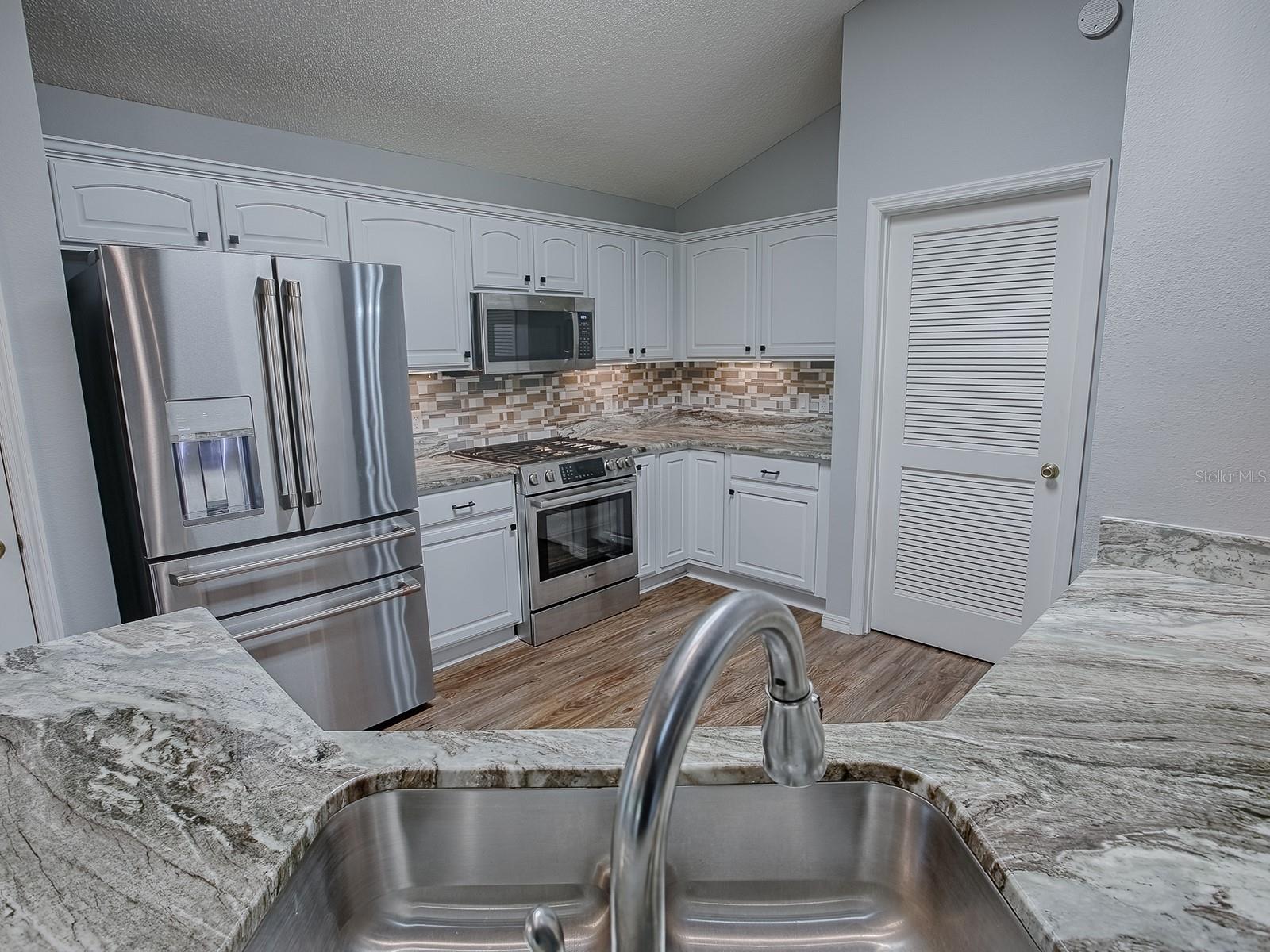 17015 SE 94TH BERRIEN CT, THE VILLAGES, FL, 32162