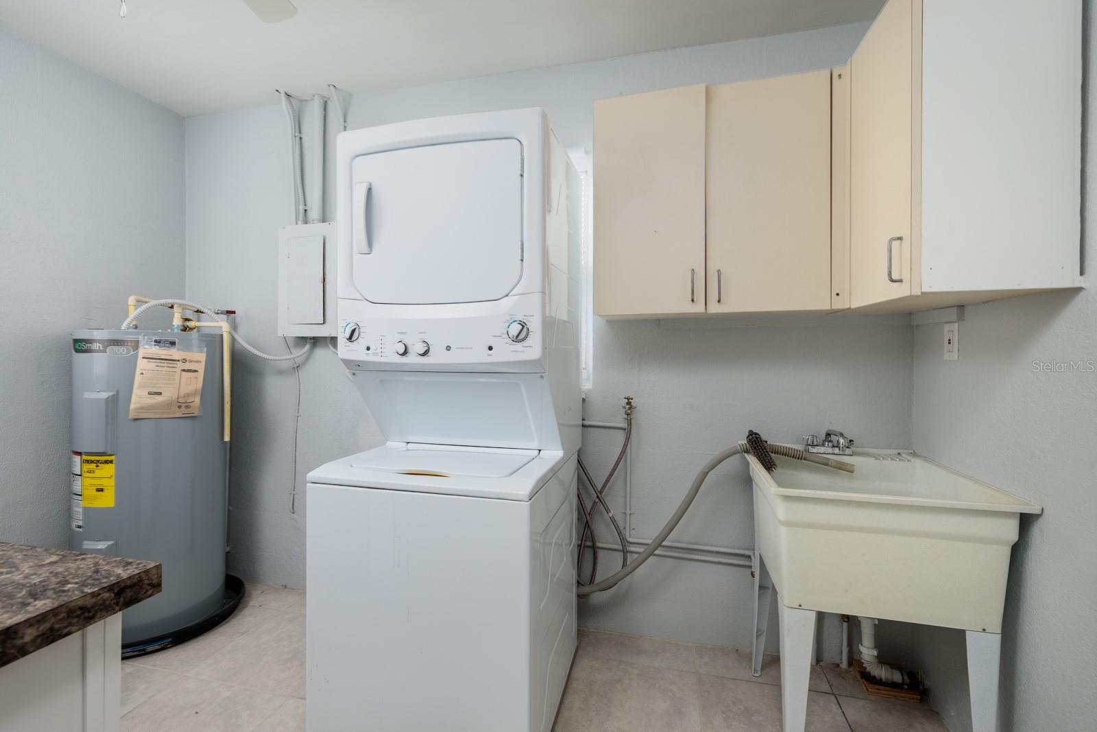 235 SE MADISON CIR N, ST PETERSBURG, FL, 33703