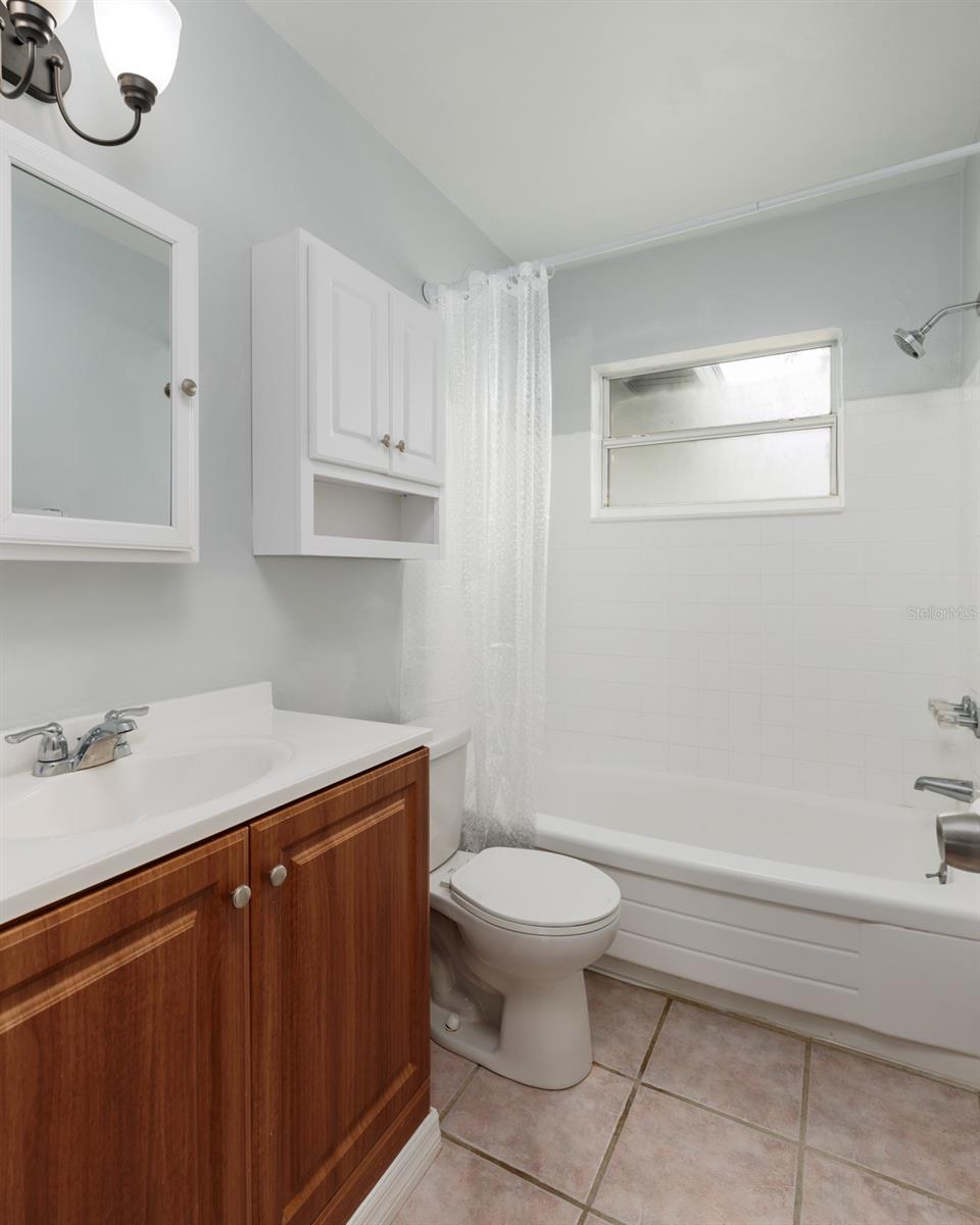 235 SE MADISON CIR N, ST PETERSBURG, FL, 33703