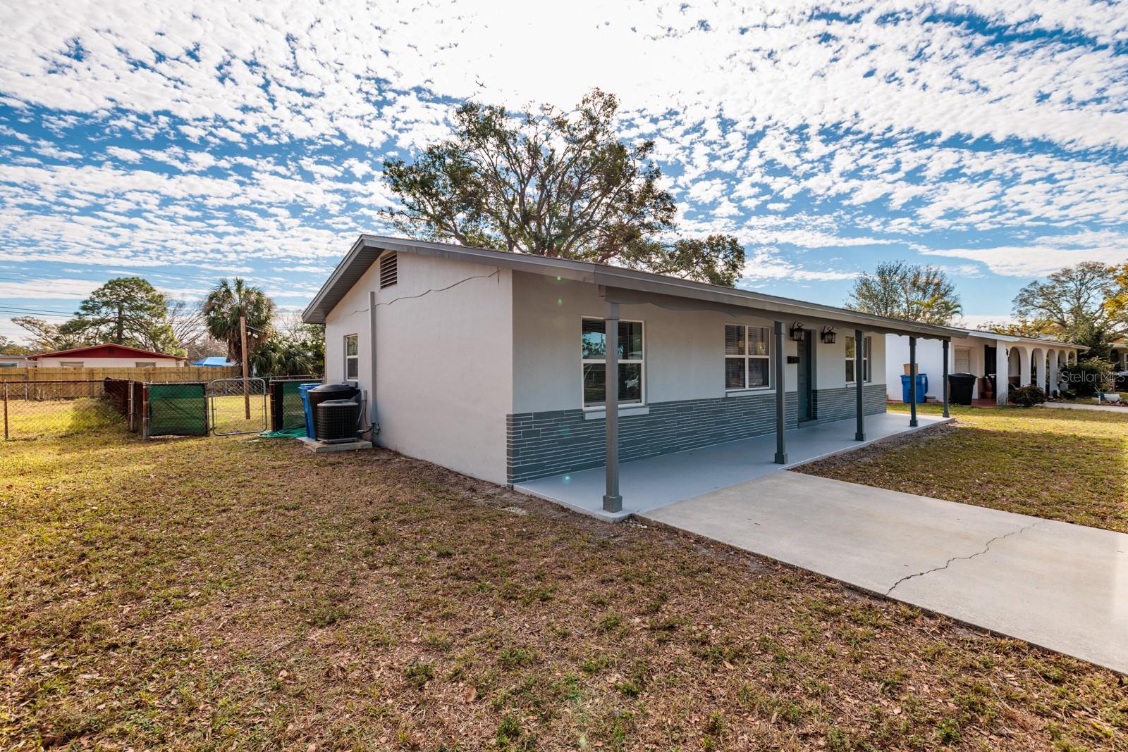 235 SE MADISON CIR N, ST PETERSBURG, FL, 33703