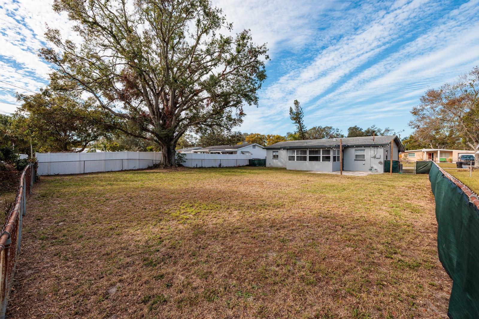 235 SE MADISON CIR N, ST PETERSBURG, FL, 33703