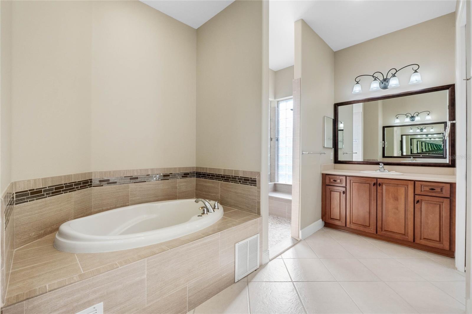 6027 SPINNAKER LOOP, LADY LAKE, FL, 32159
